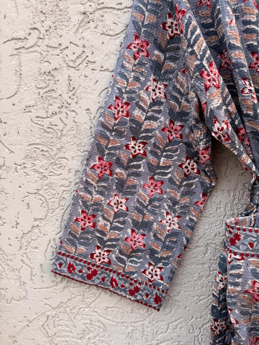 Handmade Block Print Waffle Cotton Bathrobe – Grey & Red Floral Jaipuri Robe – Lightweight Kimono Style Spa Robe – Women’s Lounge Wear Gift