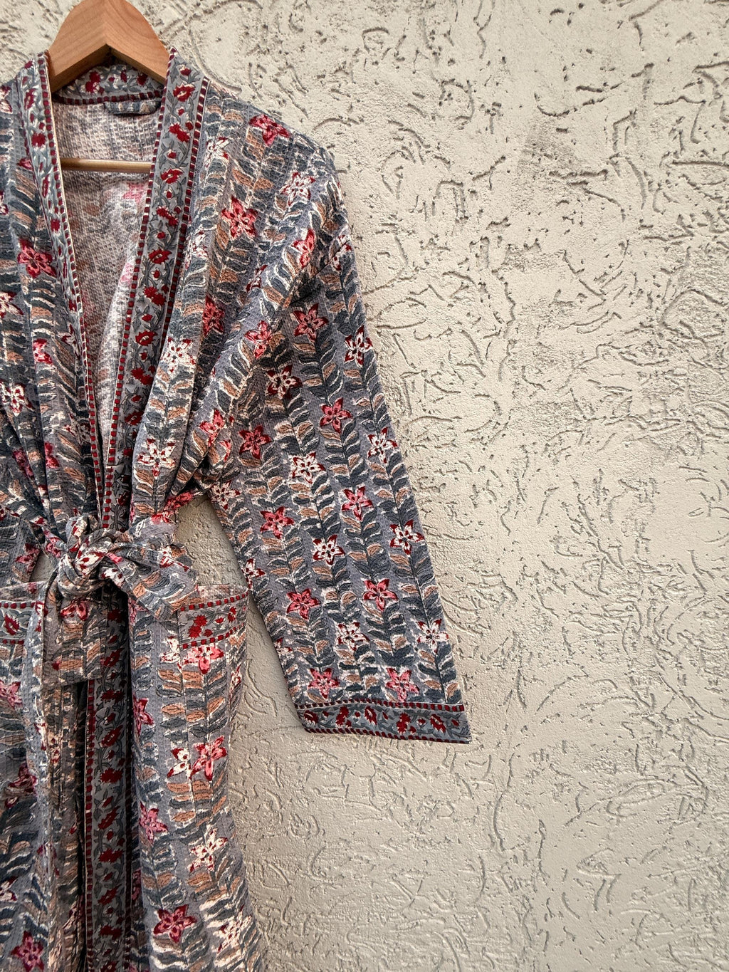 Handmade Block Print Waffle Cotton Bathrobe – Grey & Red Floral Jaipuri Robe – Lightweight Kimono Style Spa Robe – Women’s Lounge Wear Gift
